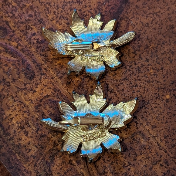 Emmons Retro Leaf Brooch & Earrings Set - Picture 5 of 8
